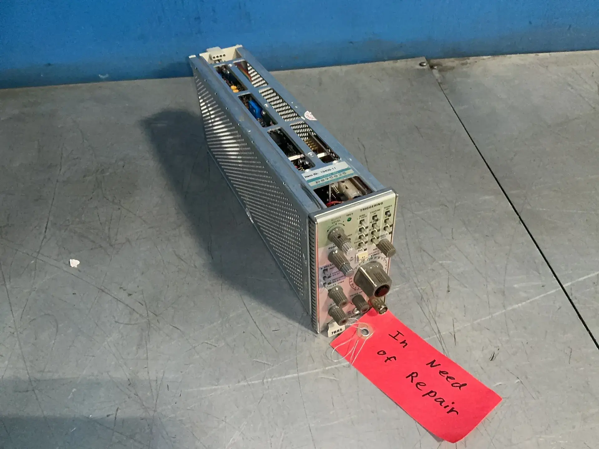 Used TEKTRONIX 7B85 Oscilloscope Accessories Ohio US | HGR 24 #1463361