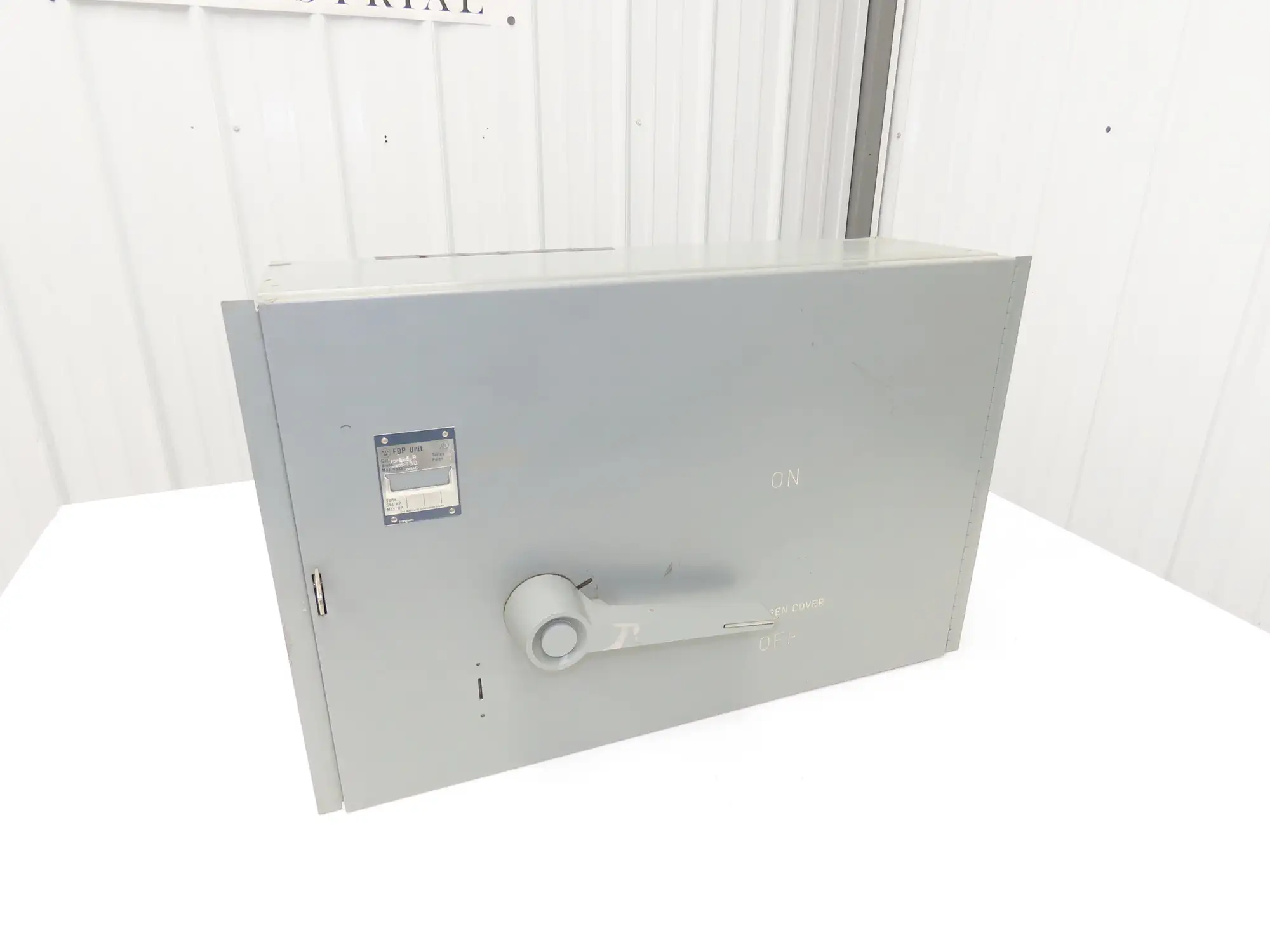 Westinghouse FDP325R Safety Disconnect Switch 400A 240VAC 100Hp 3Ph Fused