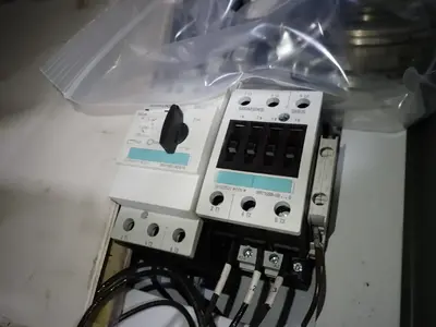 USED LEYBOLD SP250