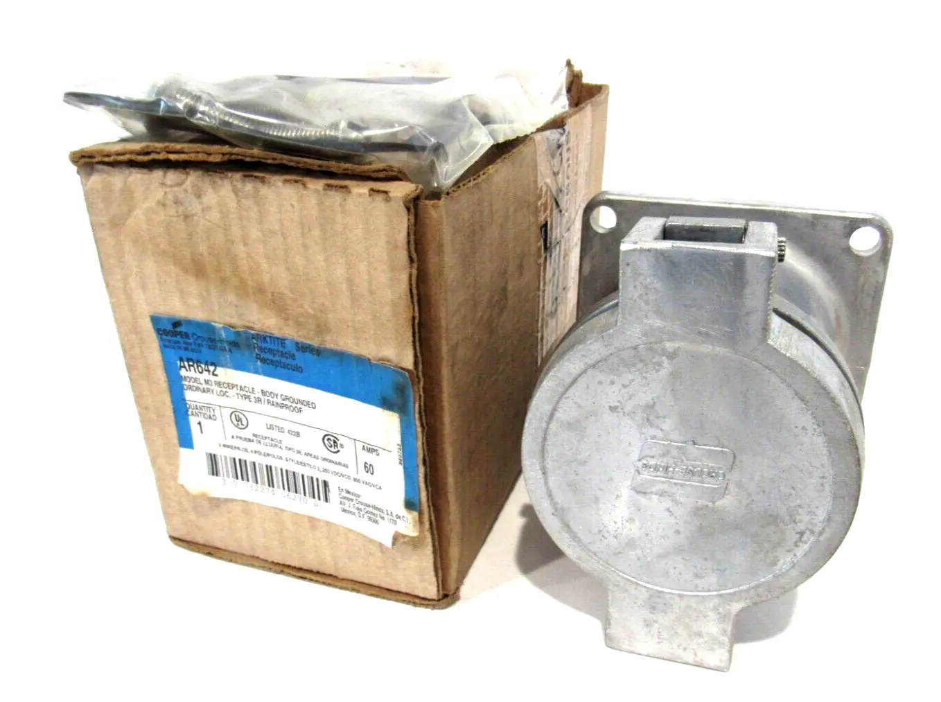 NEW COOPER CROUSE HINDS AR642 RECEPTACLE