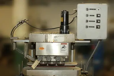 SPC7805  Capping Machine Ron Unger Engineering retorquer cap tightener