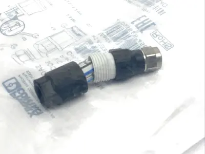 1426314,SACC-M 8FS-3QO-0,5-VA | Phoenix Contact SACC-M 8FS-3QO-0,5-VA Connector M8 Female 3-Pin 1426314 - New