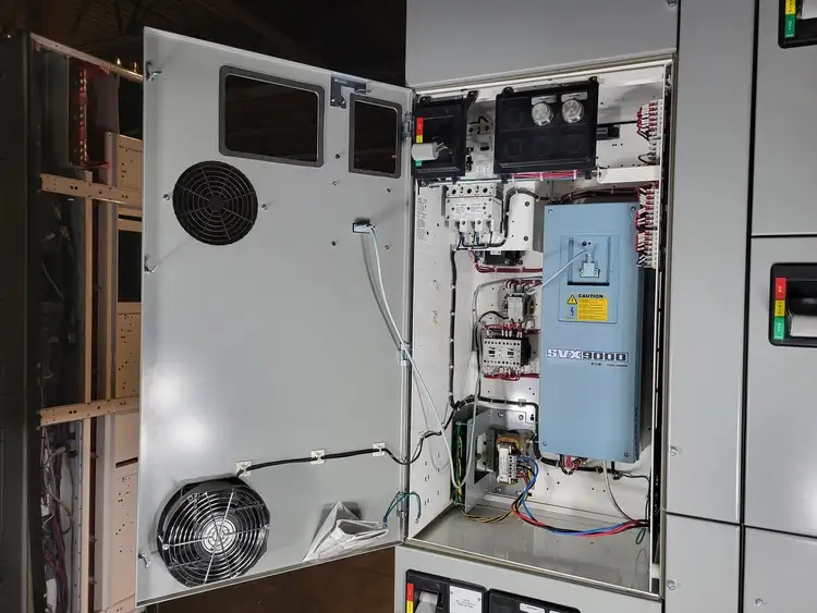 Used EATON SVX002A1-5A4N1 Switchgears British Columbia CA | Lenmark #240402