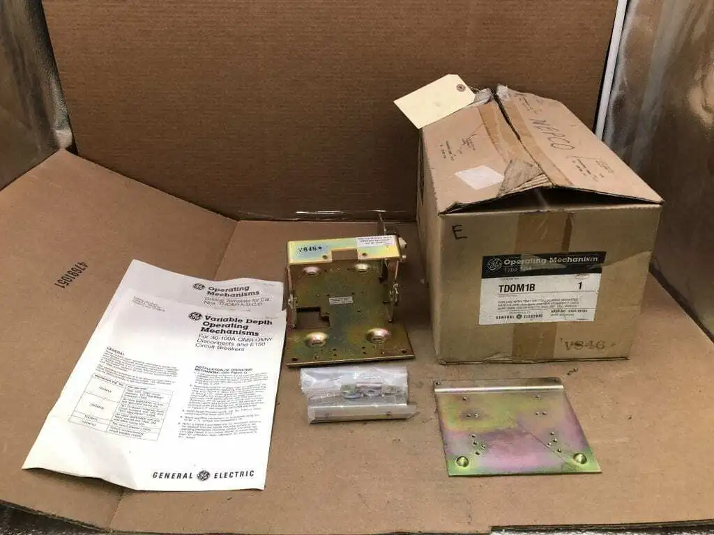 GE General Electric TD0M1B Operating Mechanism for 30-100A QMR/QMW Switches -NIB