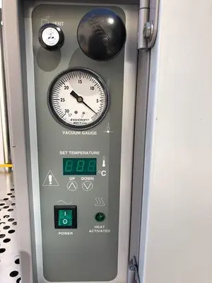 VWR 1415M Laboratory Vacuum Oven