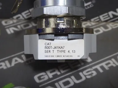 Allen-Bradley 800T-J41KA7 30mm Keyed Selector Switch Ser. T Type 4, 13 New NIB
