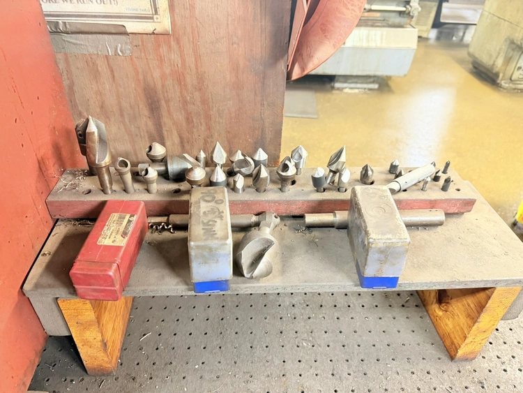 Used _UNKNOWN_ _UNKNOWN_ Chamfering & Deburring Tools Michigan US | Miedema Asset Management Group #1292834