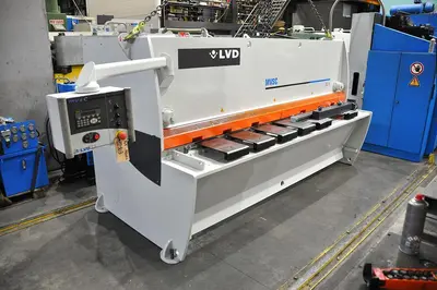 USED LVD MVSC 3100 X 6 MM CNC