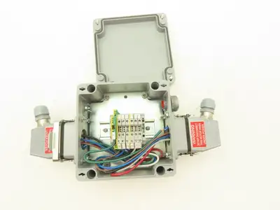 Hoffman CCA16169 Aluminum Enclosure Junction Box 160x160x90mm 16A 6-pin Plugs
