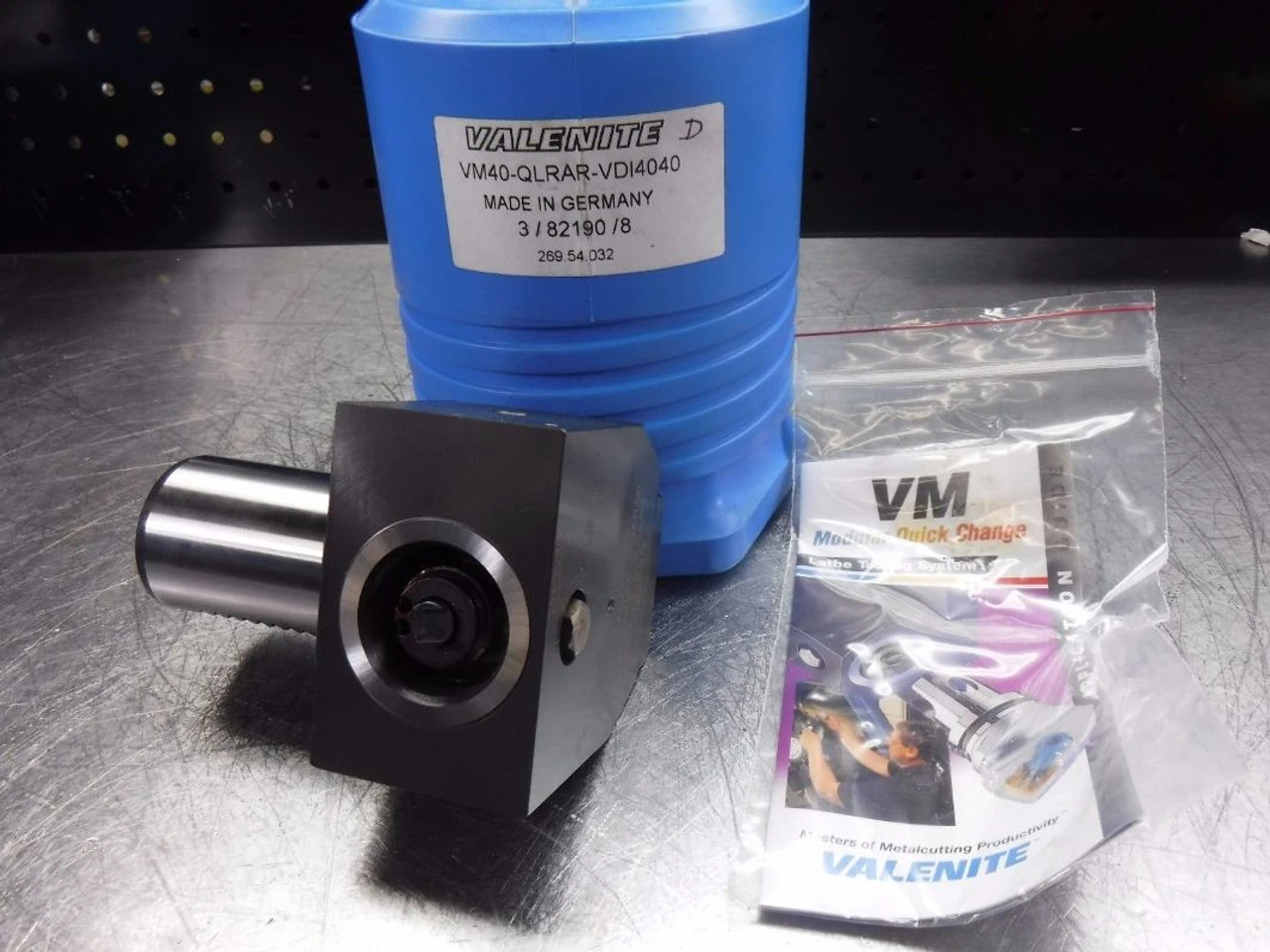Valenite VDI40 Shank VM/KM 40 Clamping Unit VM40-QLRAR-VDI4040 (LOC1026A)