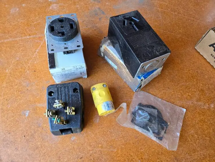 Used _UNKNOWN_ _UNKNOWN_ Miscellaneous Equipment (Electrical & Power) Minnesota US | K-BID 5 #180793