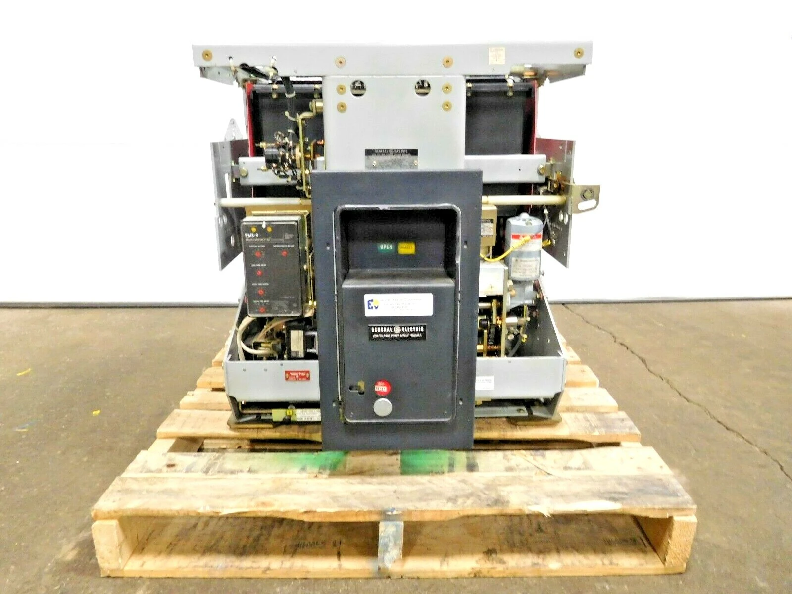 Used GE AKR-7F-100 Circuit Breakers Ohio US | Equipment Recovery Corp. #1329732