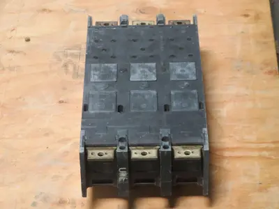 Used GE TB43400AF14 Circuit Breakers Texas US | Aucto #1308517