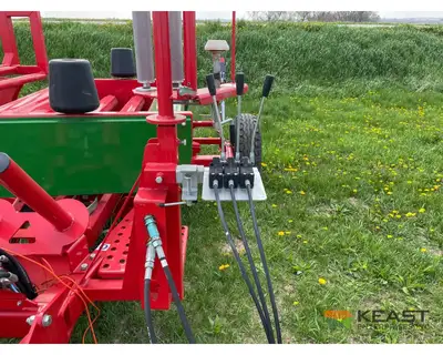 Used FARM KING _UNKNOWN_ Stretch Wrappers Iowa US | Keast Enterprises #1360254