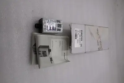 NEW OPEN BOX Aventics R412010773 Pneumatic Valve STOCK H978A