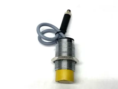 USED TURCK INDUCTIVE PROXIMITY SENSOR 10-30VDC 1646630