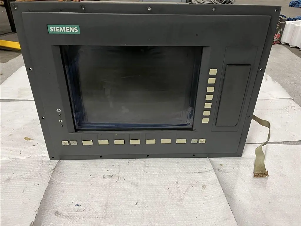 USED SIEMENS SINUMERIK 840C/840CE 6FC5103-0AB01-0AA1