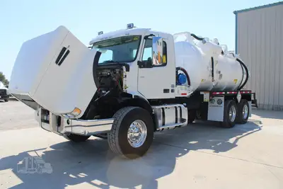 Used 2019 VOLVO VHD64B200 Vacuum Truck Texas US | Roll Off Truck World #1492017