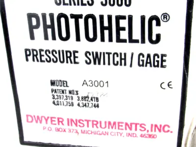 NEW DWYER A3001 PRESSURE SWITCH /GAGE SERIES 3000