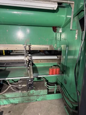 USED 1992 ACCURPRESS 717512