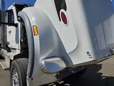 USED 2023 PETERBILT 567