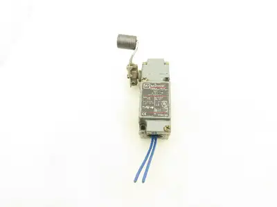 Cutler Hammer E50SA Limit Switch E50DR1 Operating Head Roller Arm 5° Pretravel