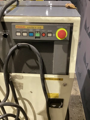 USED 2004 FANUC R-J3iB