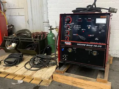 5916-300 Lincoln Electric Squarewave 275 TIG or Stick AC/DC Welder