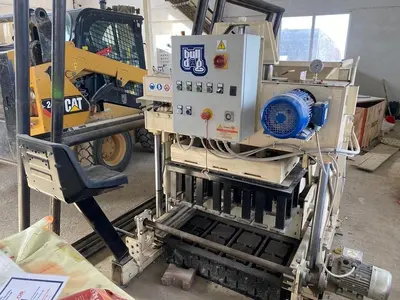 Used 2012 BULLDOG SPARTS INTERNATIONAL 3 AT A TIME Block Making Machines Quebec CA | DIT Equip #1412361