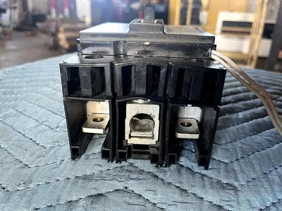 NEW SQUARE D JJF36250