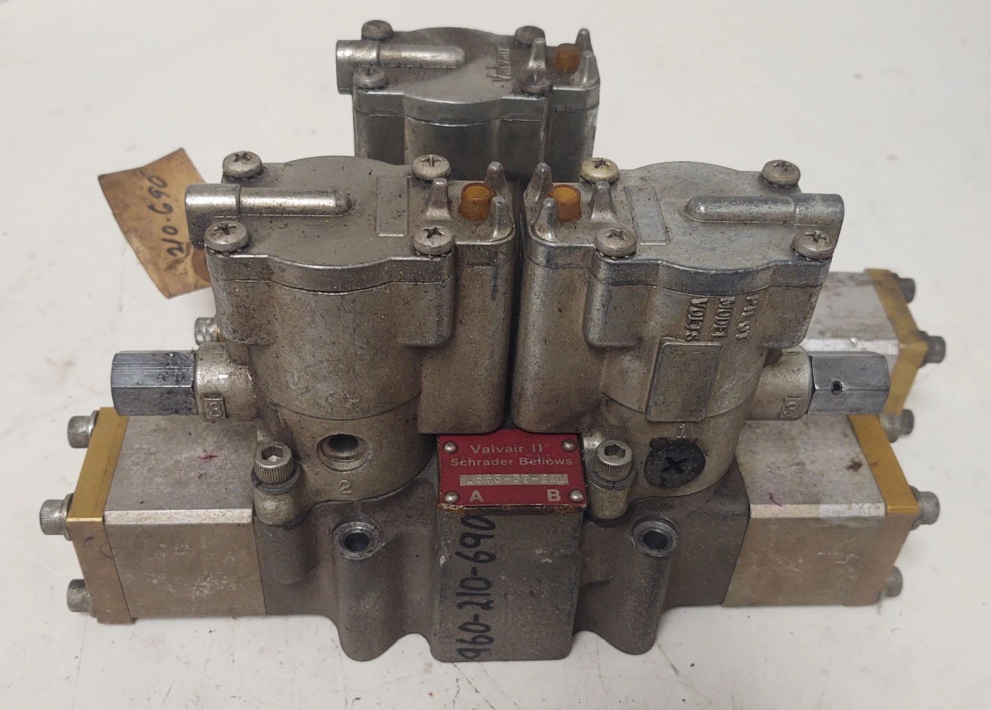 USED Schrader Bellows L665-39-211