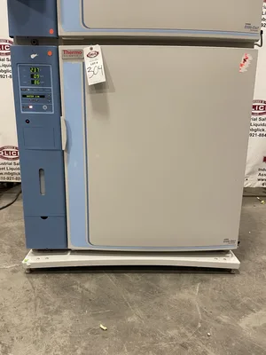 Thermo Scientific Steri-Cult 3310 CO2 Incubator Amb. + 5 °C to 50 °C