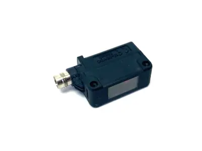 USED KEYENCE SQUARE RETRO-REFLECTIVE SENSOR M8 CONNECTOR TYPE
