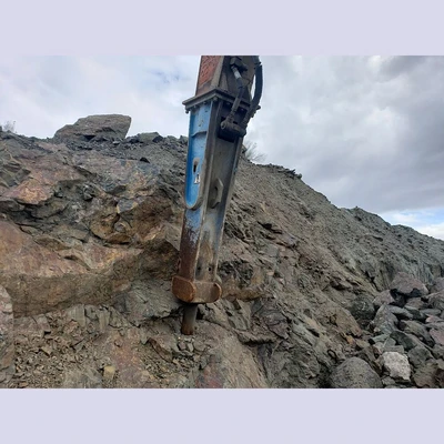 Caterpillar 235 Excavator
