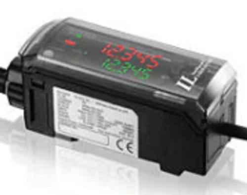 Keyence IL-1050 CMOS Analog Laser Sensor, Amplifier Unit, DIN-Rail Mount Type [New]