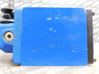 Rexroth R900586919 Hydraulic Directional Control Valve New