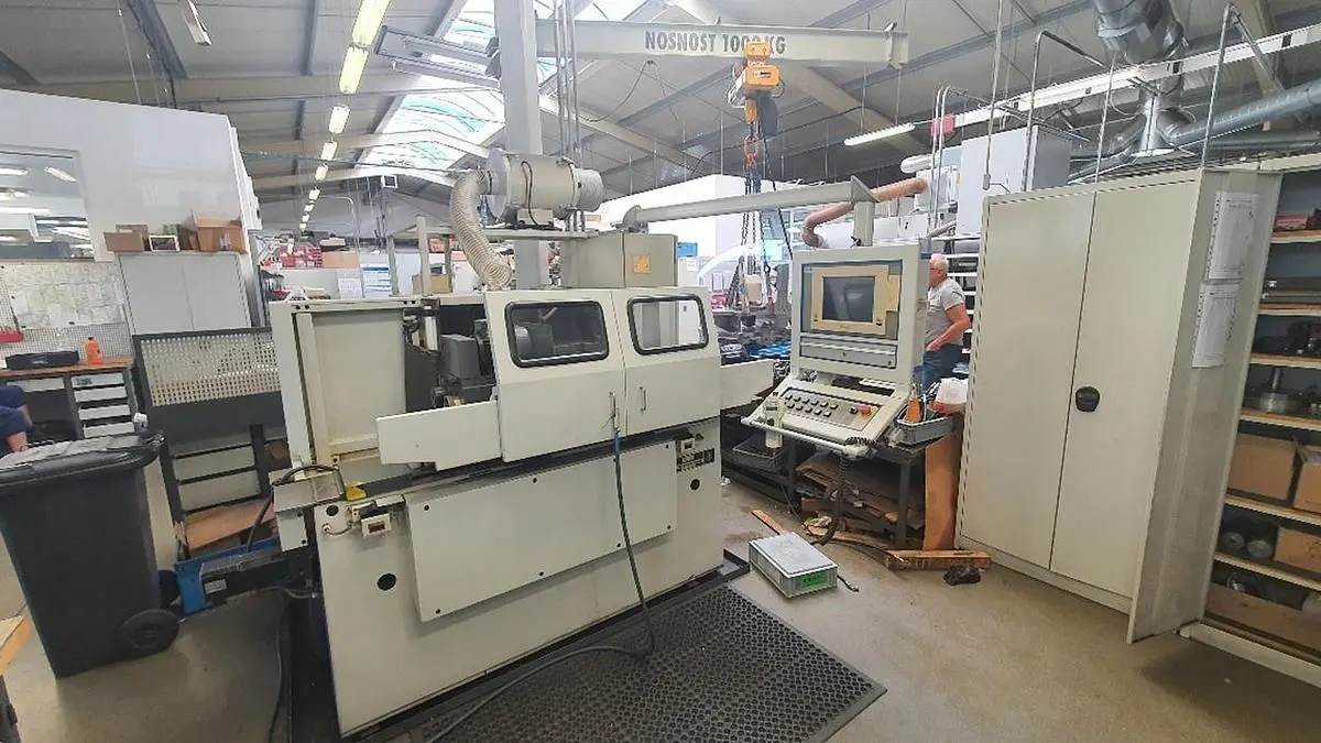 Used 2004 TOS BU 28/630 CNC Cylindrical Grinders Including Plain & Angle Head CZ | Amaron s.r.o. #1064598
