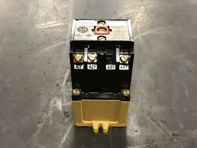 USED ALLEN-BRADLEY 700-P200A1