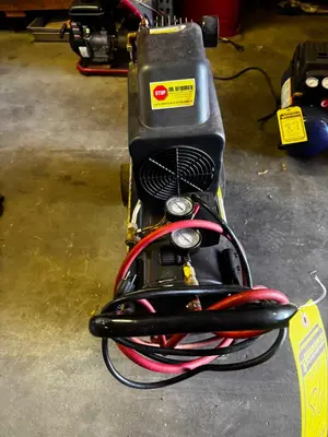 Used _UNKNOWN_ _UNKNOWN_ Tank Mounted Air Compressors Ohio US | Myron Bowling Auctioneers Inc #1504242