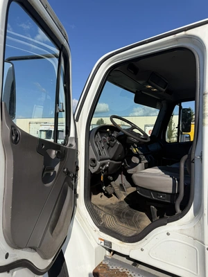 Used 2016 FREIGHTLINER BUSINESS CLASS M2 26' BOX TRUCK Box trucks Ohio US | Miedema Asset Management Group #1709386