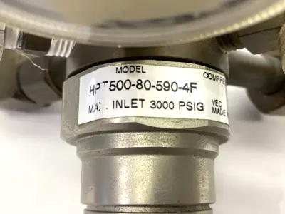 USED VICTOR COMPRESSED GAS REGULATOR 1/4" NPT