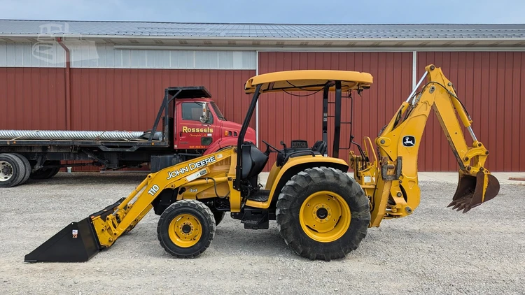 Used 2002 DEERE 110 Backhoe Loaders | Rosseel's Equipment Inc #720508