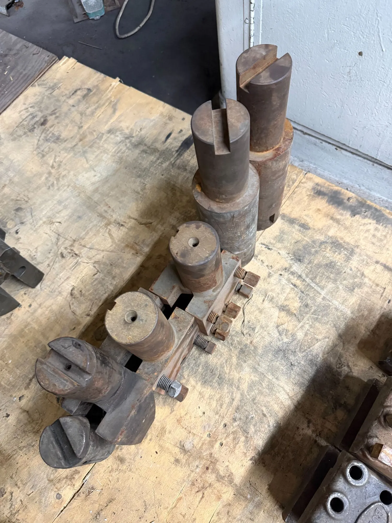 MISC. TOOL HOLDERS LOT OF 6 2.750" SHANK DIAMETE