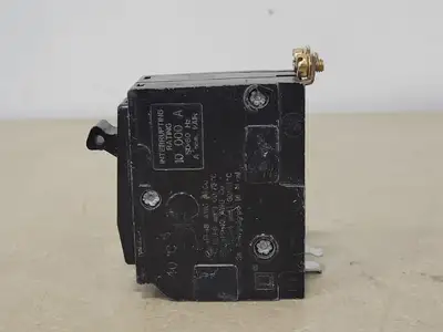 USED SQUARE D QOB215