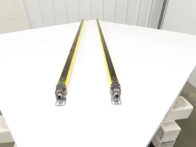 Schmersal SLC440-ER-1210-14-01 Safety Light Curtain Transmitter & Receiver Set