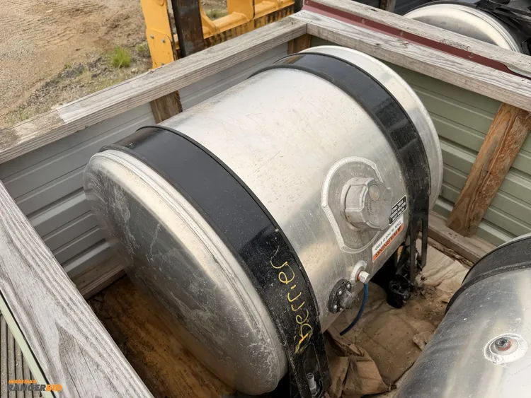 Used DTNA 60 GALLON FUEL TANK WITH STRAPS.  CAME OF WESTERN STAR Fuel Oil Tanks Michigan US | Miedema Asset Management Group #1357518