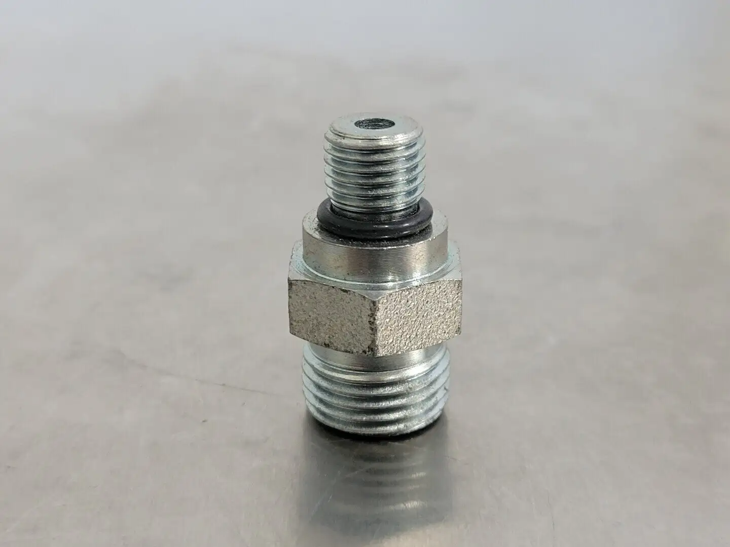 Hydraulic Adapter M-06 ORFS X M-04 ORB 3/8" x 1/4" (Bag of 4)