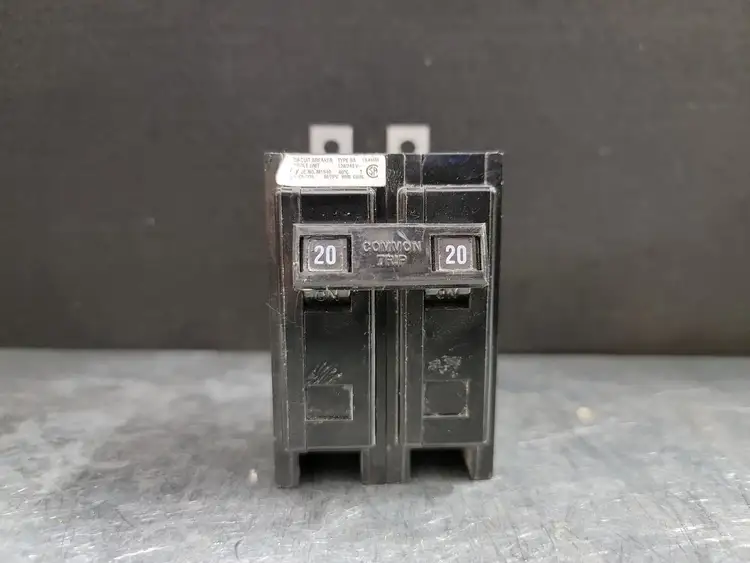 Used CUTLER-HAMMER BA220 Switchgears British Columbia CA | Lenmark #243896