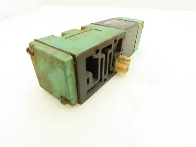 Numatics 152SA400K011Z MK15 Pneumatic Directional Solenoid Valve 120V Lot of 2