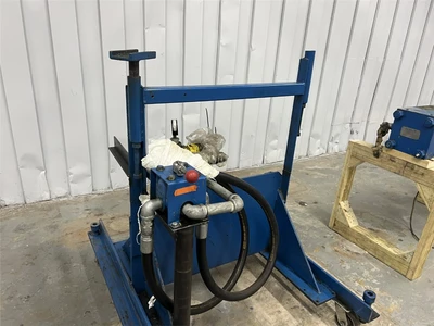 6″ Berlyn Screen Changer w/Hyd. Power Pack